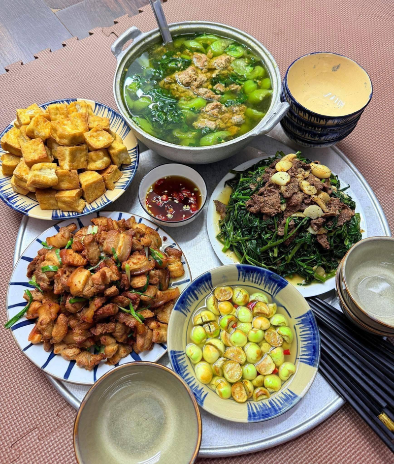 Summer lunch in the North